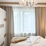 Nava Place Premium Alpine In - Private Sauna, Peaceful Location, Near Glacier & Wifi *