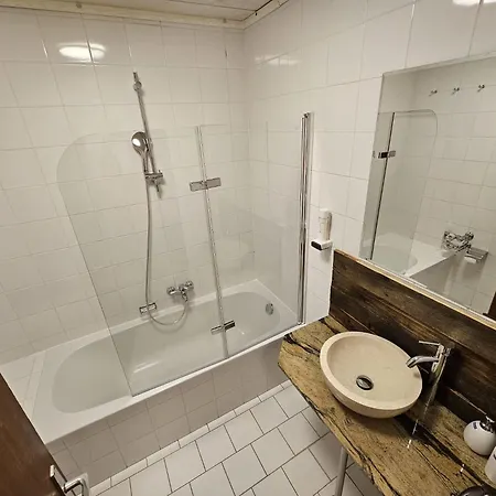 Nava Place Premium Alpine In - Private Sauna, Peaceful Location, Near Glacier & Wifi *