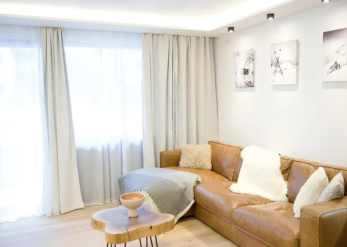 Апартаменты Nava Place Premium Alpine In - Private Sauna, Peaceful Location, Near Glacier & Wifi *