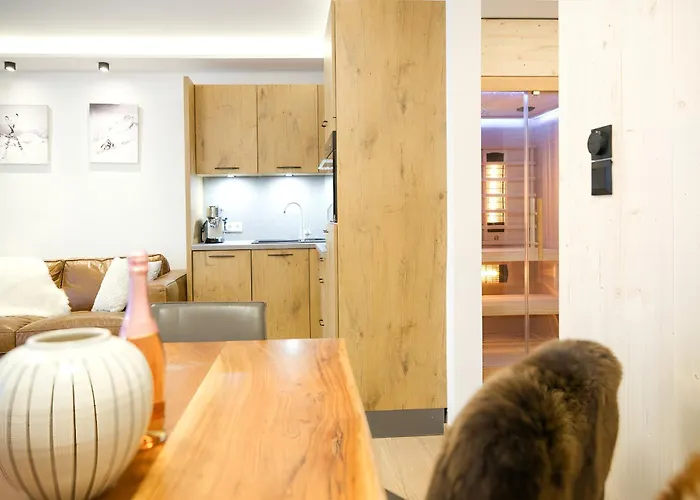 Апартаменты Nava Place Premium Alpine In - Private Sauna, Peaceful Location, Near Glacier & Wifi Капрун