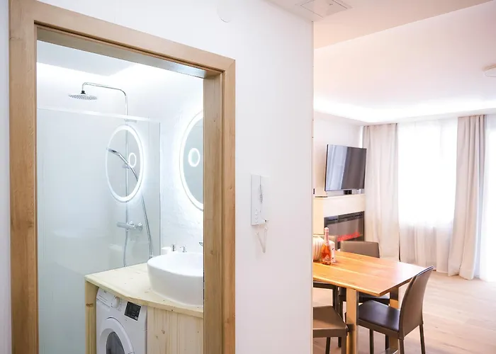 Nava Place Premium Alpine In - Private Sauna, Peaceful Location, Near Glacier & Wifi Апартаменты *